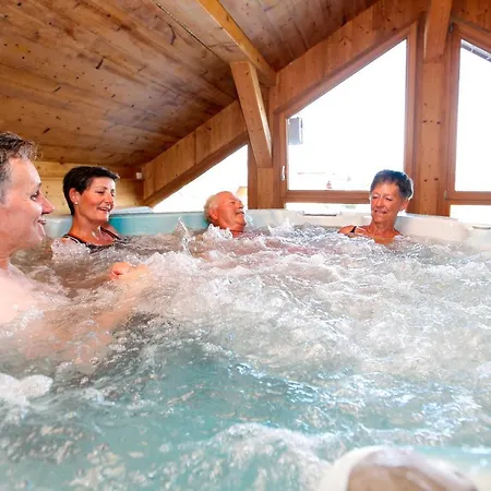 Chalet-hotel Le Beausoleil, The Originals Relais ホテル Fontcouverte-la-Toussuire