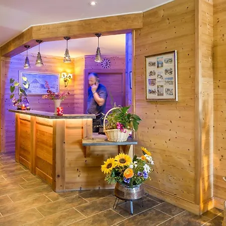 Chalet-hotel Le Beausoleil, The Originals Relais ホテル 3*
