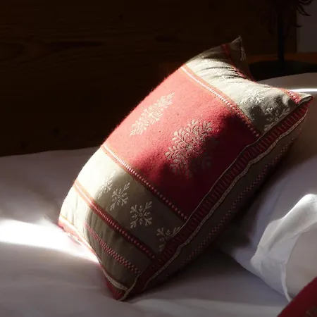 Отель Chalet-hotel Le Beausoleil, The Originals Relais Fontcouverte-la-Toussuire