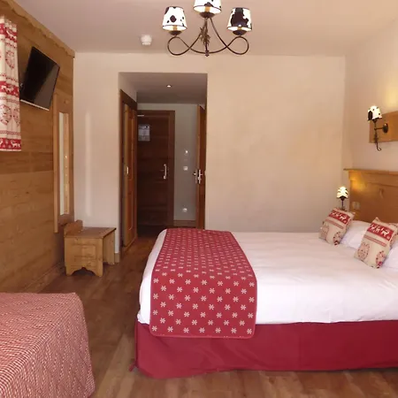 Chalet-hotel Le Beausoleil, The Originals Relais Отель Fontcouverte-la-Toussuire