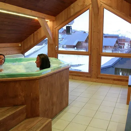 Отель Chalet-hotel Le Beausoleil, The Originals Relais Fontcouverte-la-Toussuire