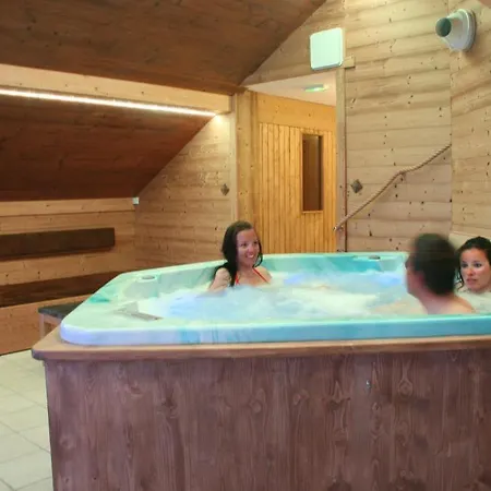 Chalet-hotel Le Beausoleil, The Originals Relais Отель Fontcouverte-la-Toussuire